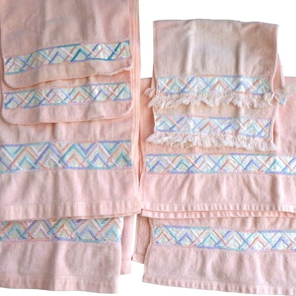 New Vintage 1987 Bath Towel Set 8pc Bath Hand Washcloth Peach Embroidery USA Mod - Picture 2 of 13